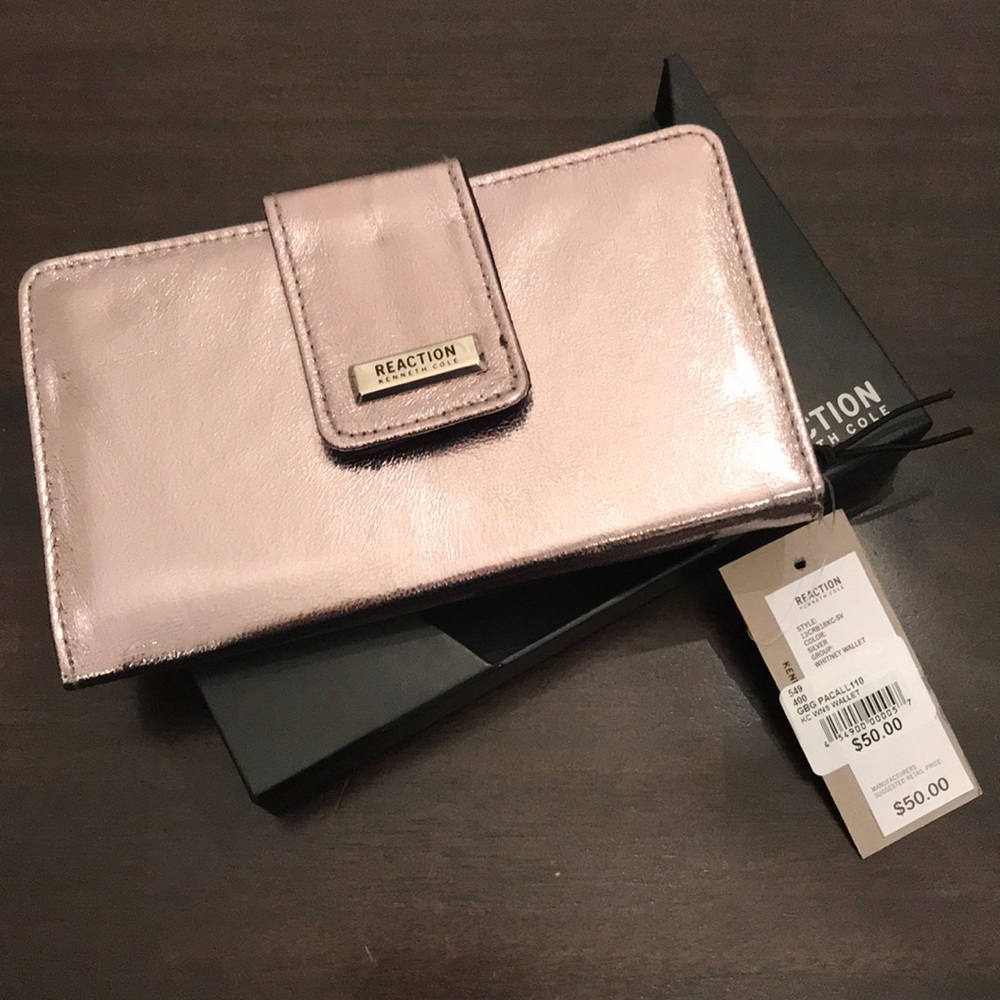 NWT Kenneth Cole Reaction Silver Whitney Wallet